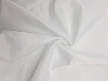 Vải 100% Polyester ESD 100D X 100D dệt chéo không bụi cho phòng sạch