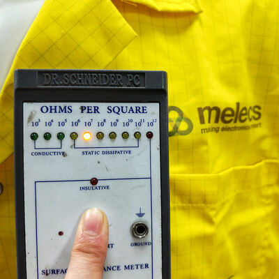 Màu vàng ESD chống tĩnh 5mm lưới TC Cleanroom Smock