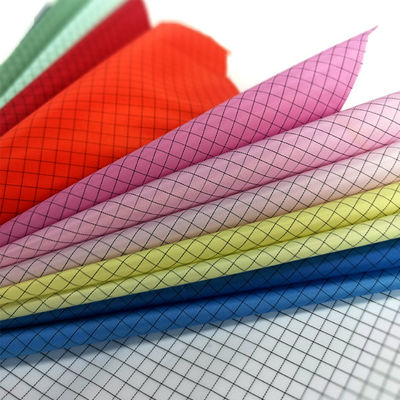 98% Polyester 2% Sợi carbon ESD 5MM Vải lưới cho hàng may mặc trong phòng sạch